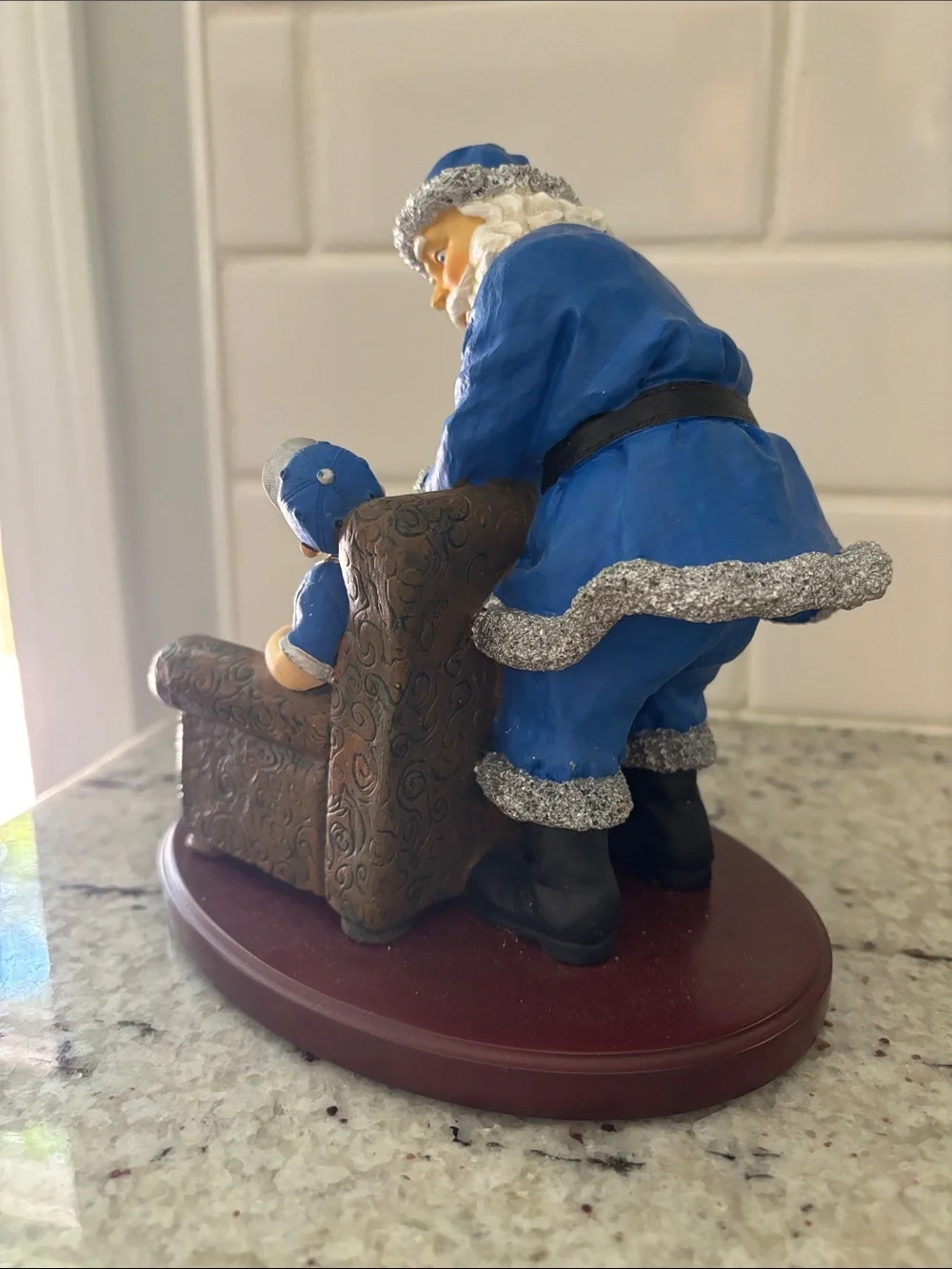 Vintage 2001 “Santa’s Gift: Detroit Lions” figurine